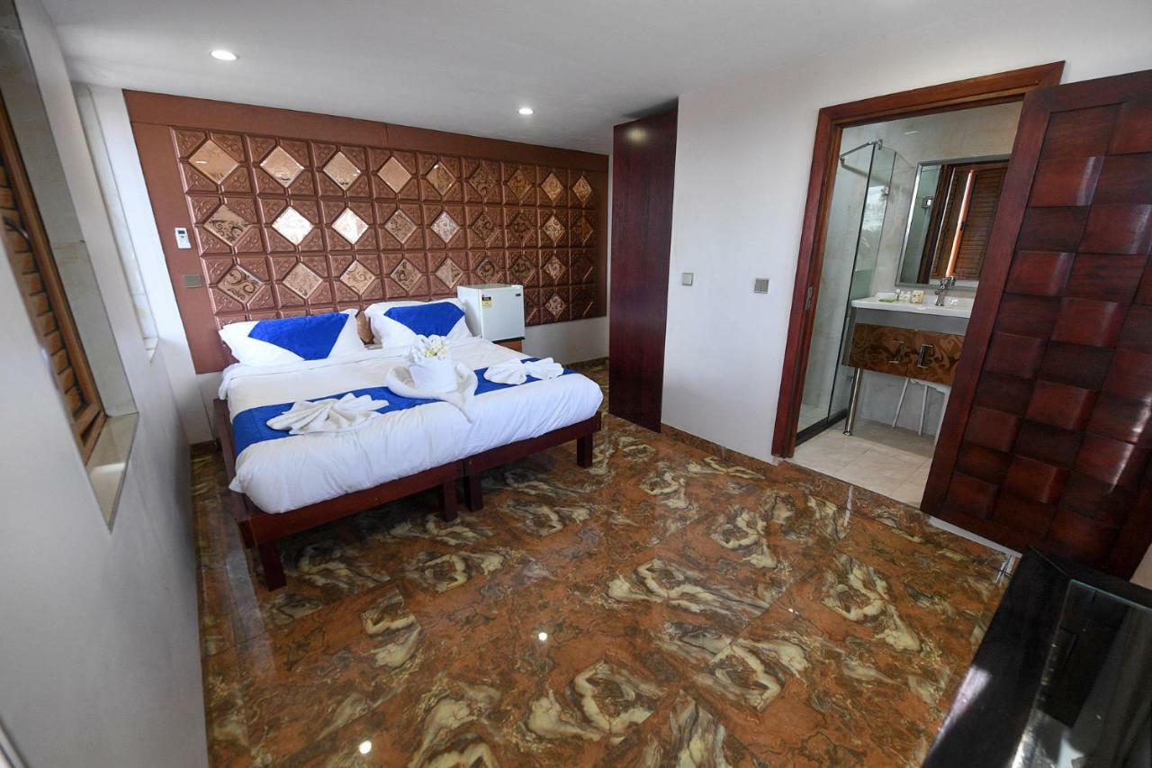 The President Hotel Нанди Экстерьер фото