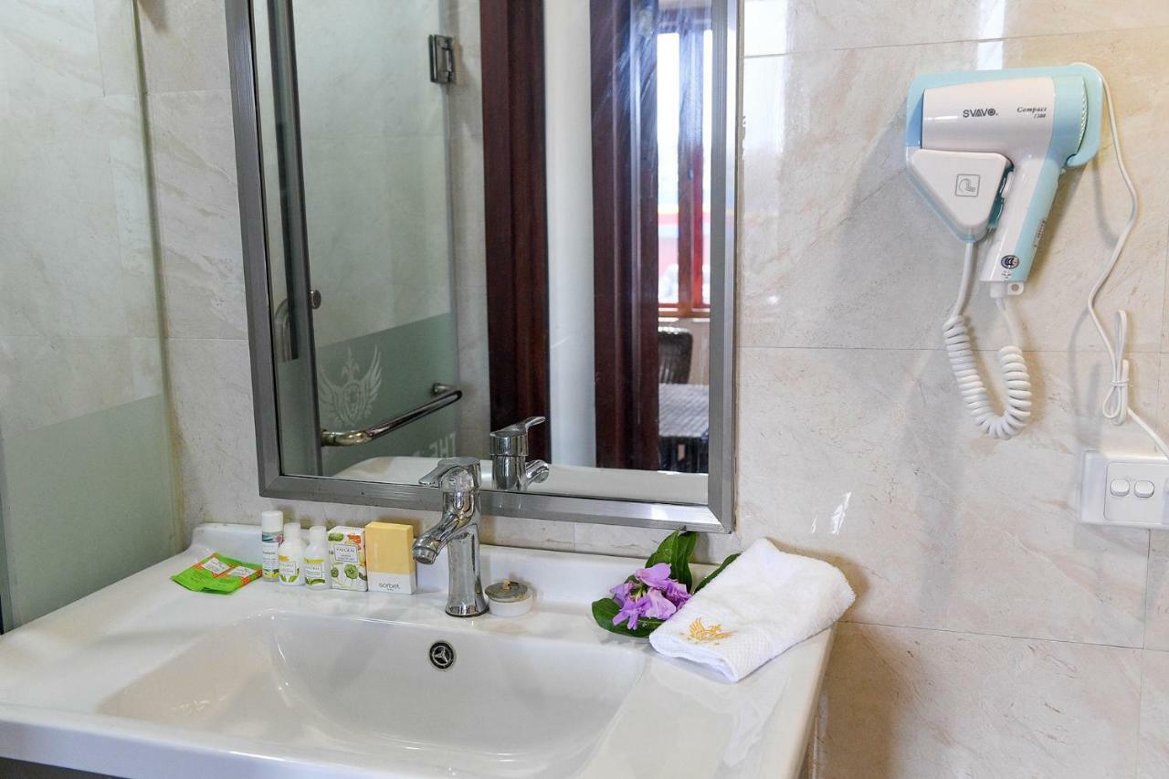The President Hotel Нанди Экстерьер фото